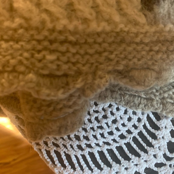 Weekend Edition sweater - Picture 6 of 6